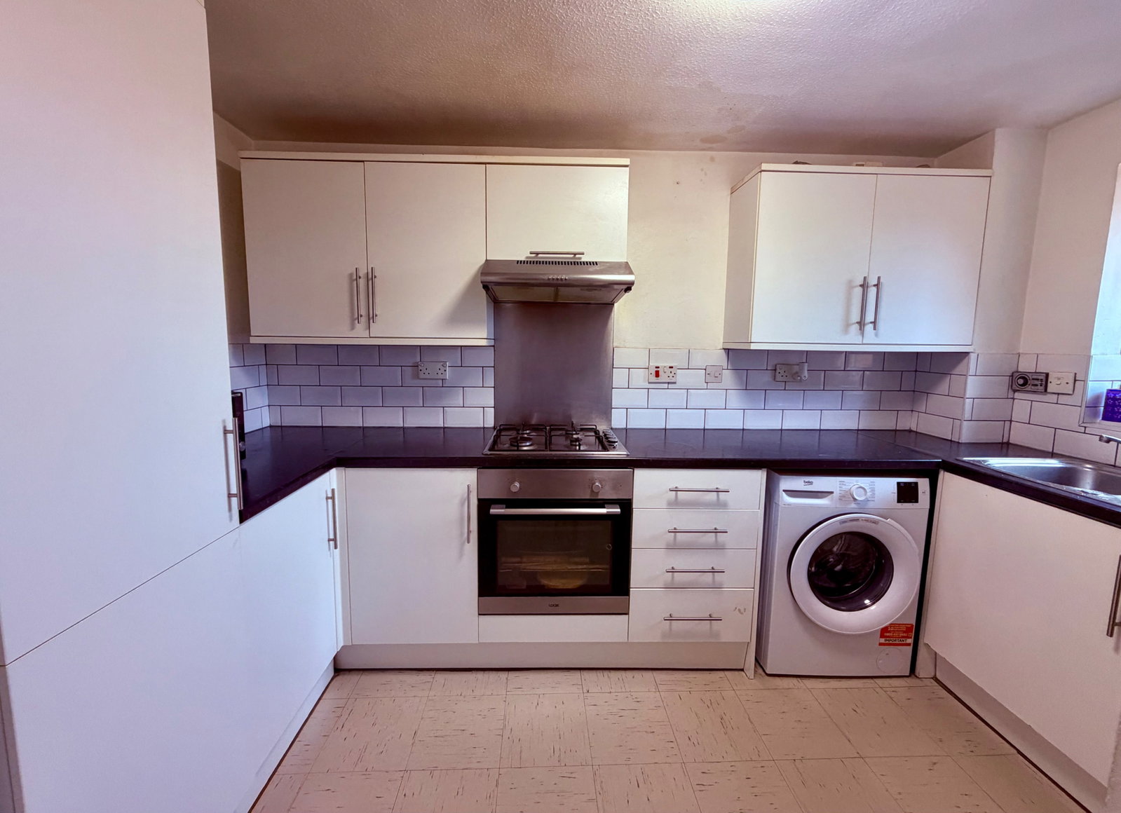 Flat for rent in Wembley, Pempath Place, Wembley, HA9, 506 m²