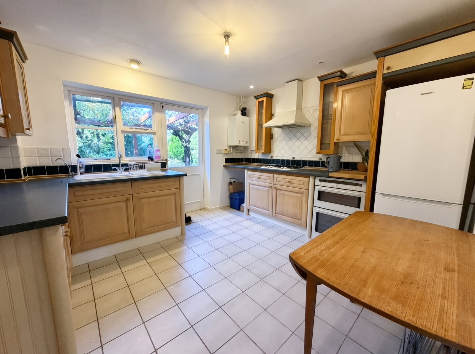 Semi Detached House for rent in Warwick, Austin Edwards Drive, Warwick, CV34 5GW