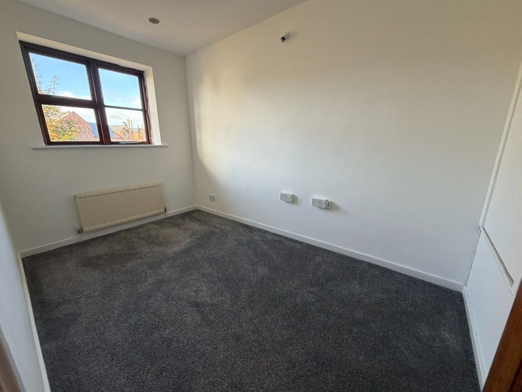 Semi Detached House for rent in Warwick, Austin Edwards Drive, Warwick, CV34 5GW