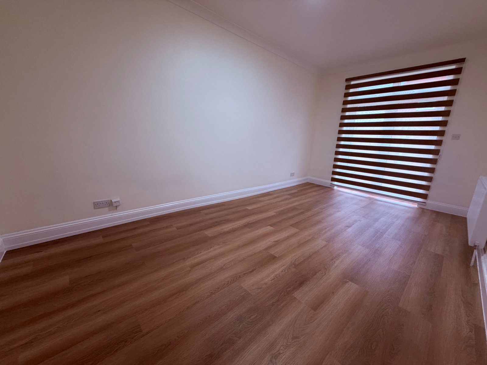 Ground Floor Flat for rent in London, Strode Road, London, NW10 2NH, 614 m²
