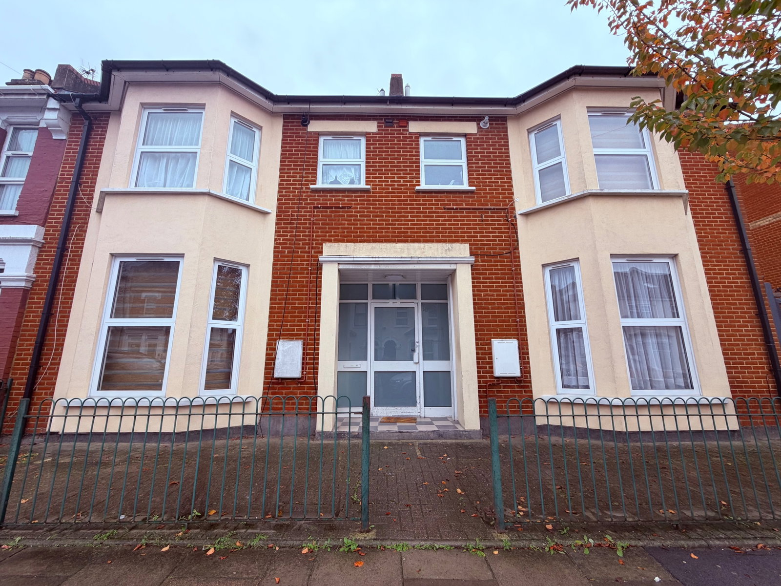 Ground Floor Flat for rent in London, Strode Road, London, NW10 2NH, 614 m²