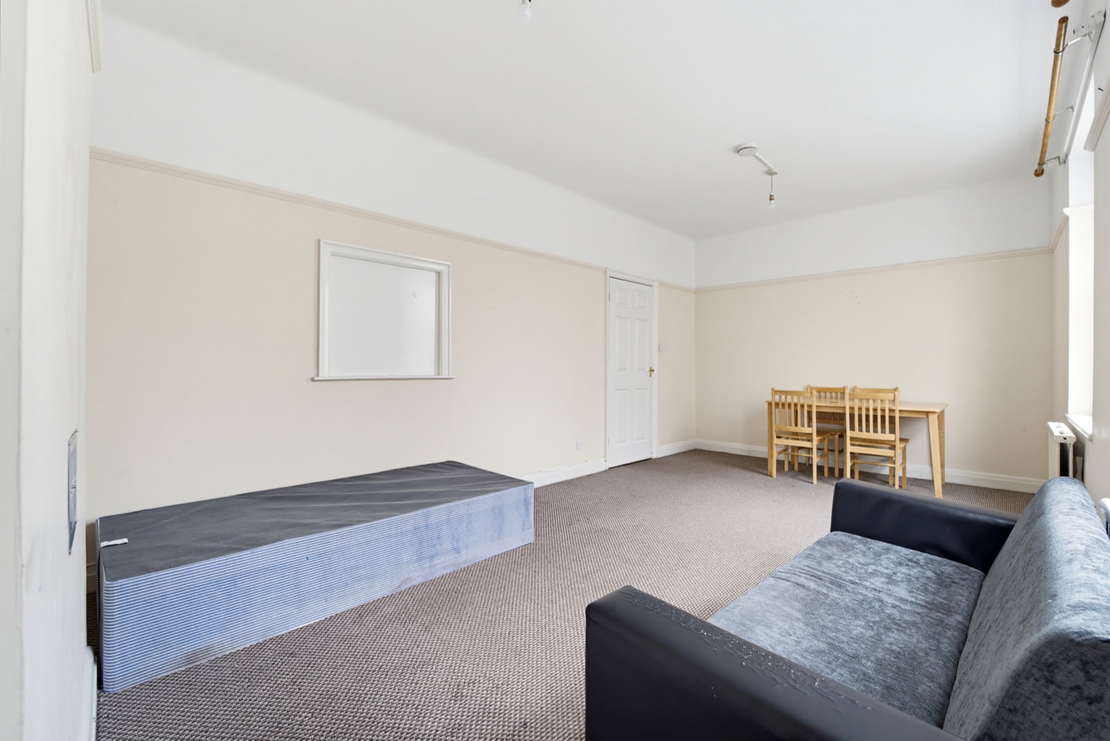 Flat for rent in Slough, High Street, Slough, SL1 1EL