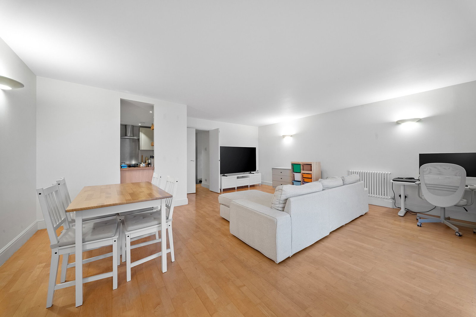 Apartment for rent in London, Westferry Road, London, E14 8NQ, 920 m²