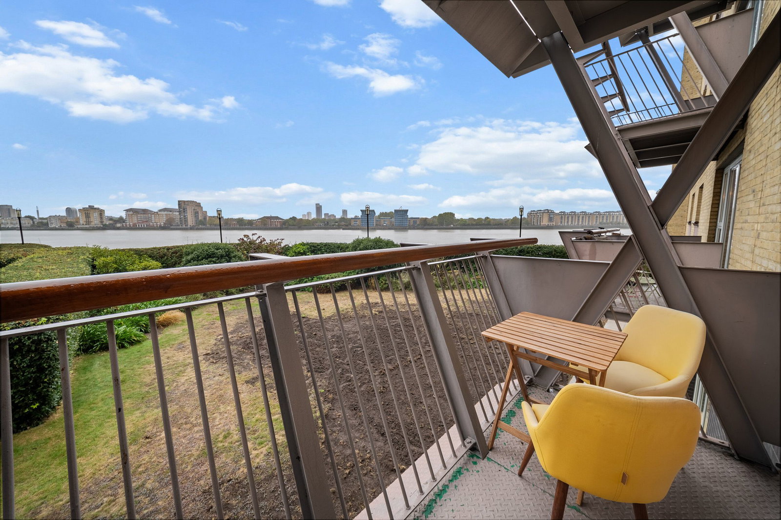 Apartment for rent in London, Westferry Road, London, E14 8NQ, 920 m²