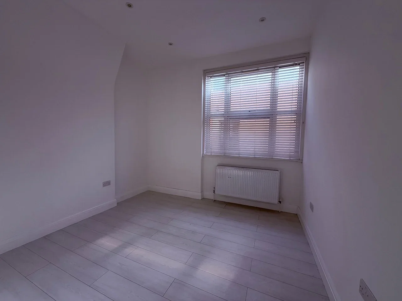 Ground Floor Flat for rent in Wembley, Ealing Road, Wembley, HA0, 646 m²