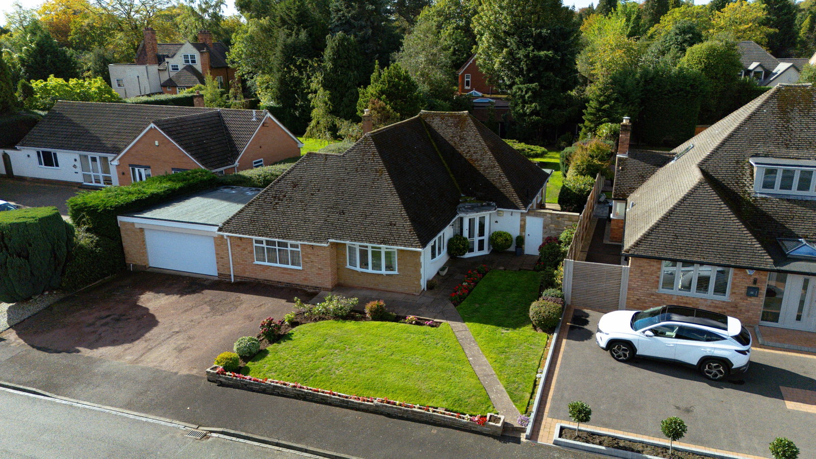 Bungalow for sale in Sutton Coldfield, Hawkesford Close, Four Oaks, B74 2TR, 2000 m²