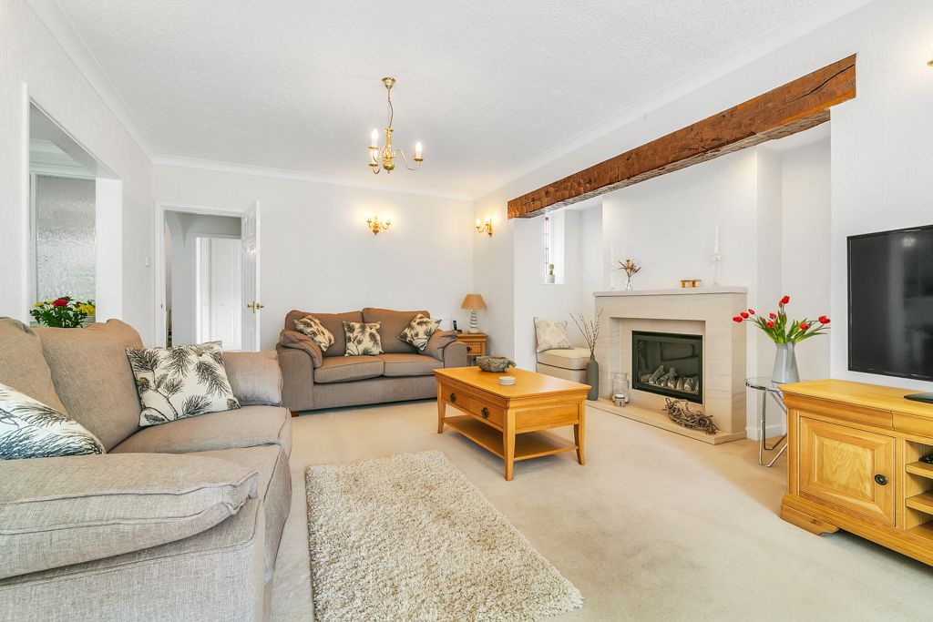 Bungalow for sale in Sutton Coldfield, Hawkesford Close, Four Oaks, B74 2TR, 2000 m²