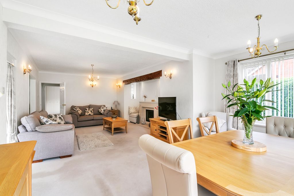 Bungalow for sale in Sutton Coldfield, Hawkesford Close, Four Oaks, B74 2TR, 2000 m²