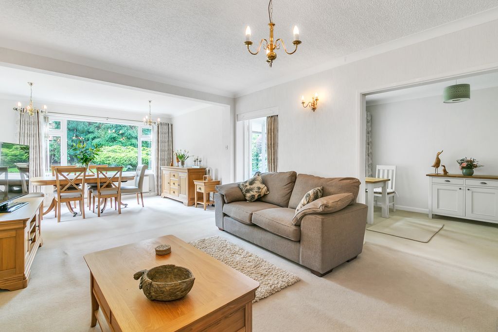 Bungalow for sale in Sutton Coldfield, Hawkesford Close, Four Oaks, B74 2TR, 2000 m²