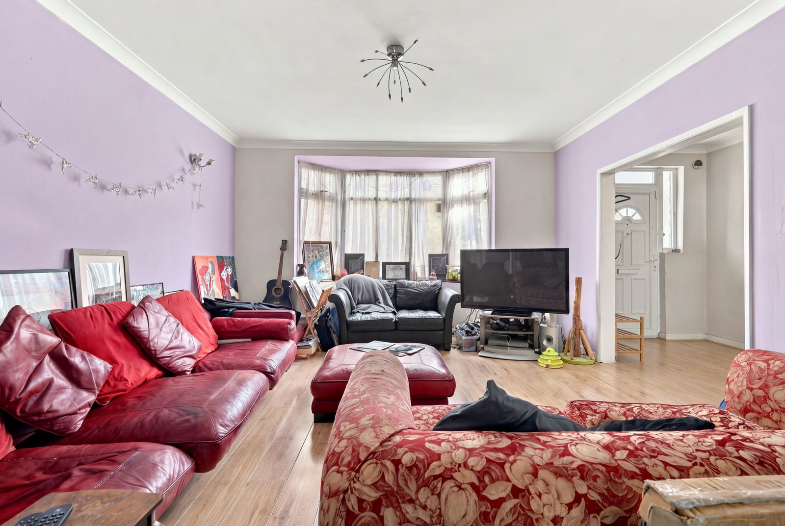 Semi Detached House for sale in London, Poplar Road South, SW19, 1863 m²