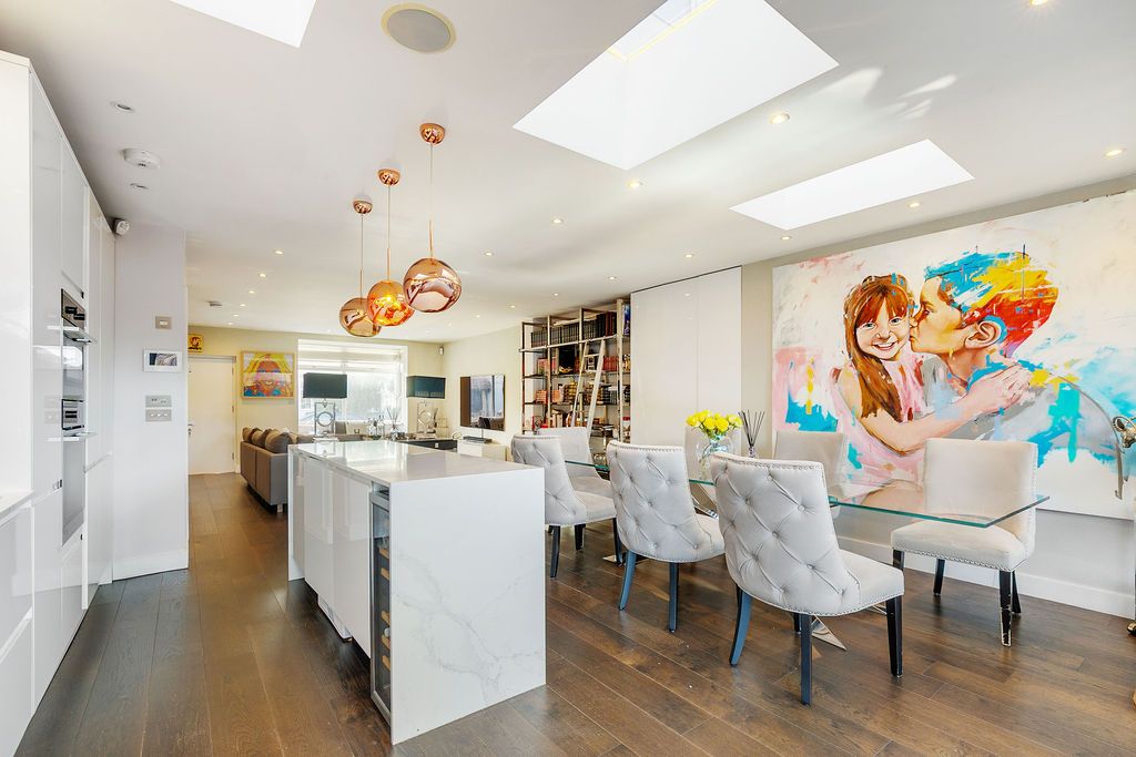 Semi Detached House in London