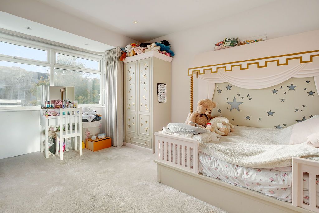 Semi Detached House in London