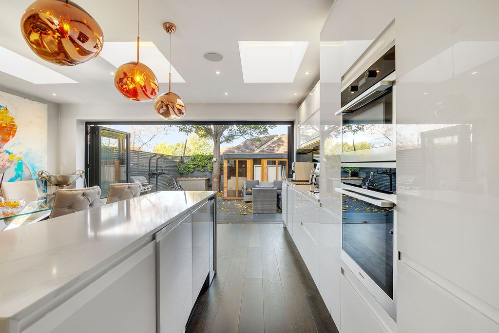 Semi Detached House in London
