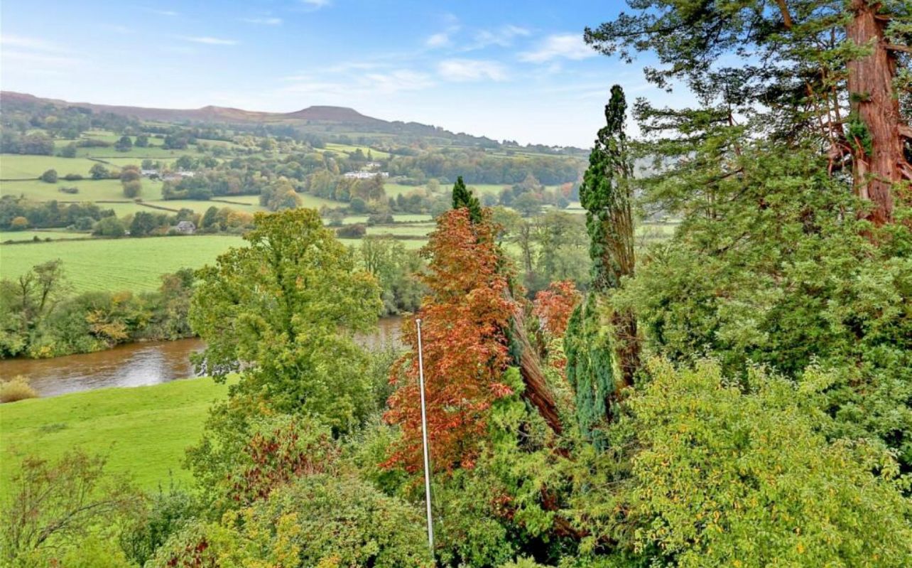 Detached House in Crickhowell