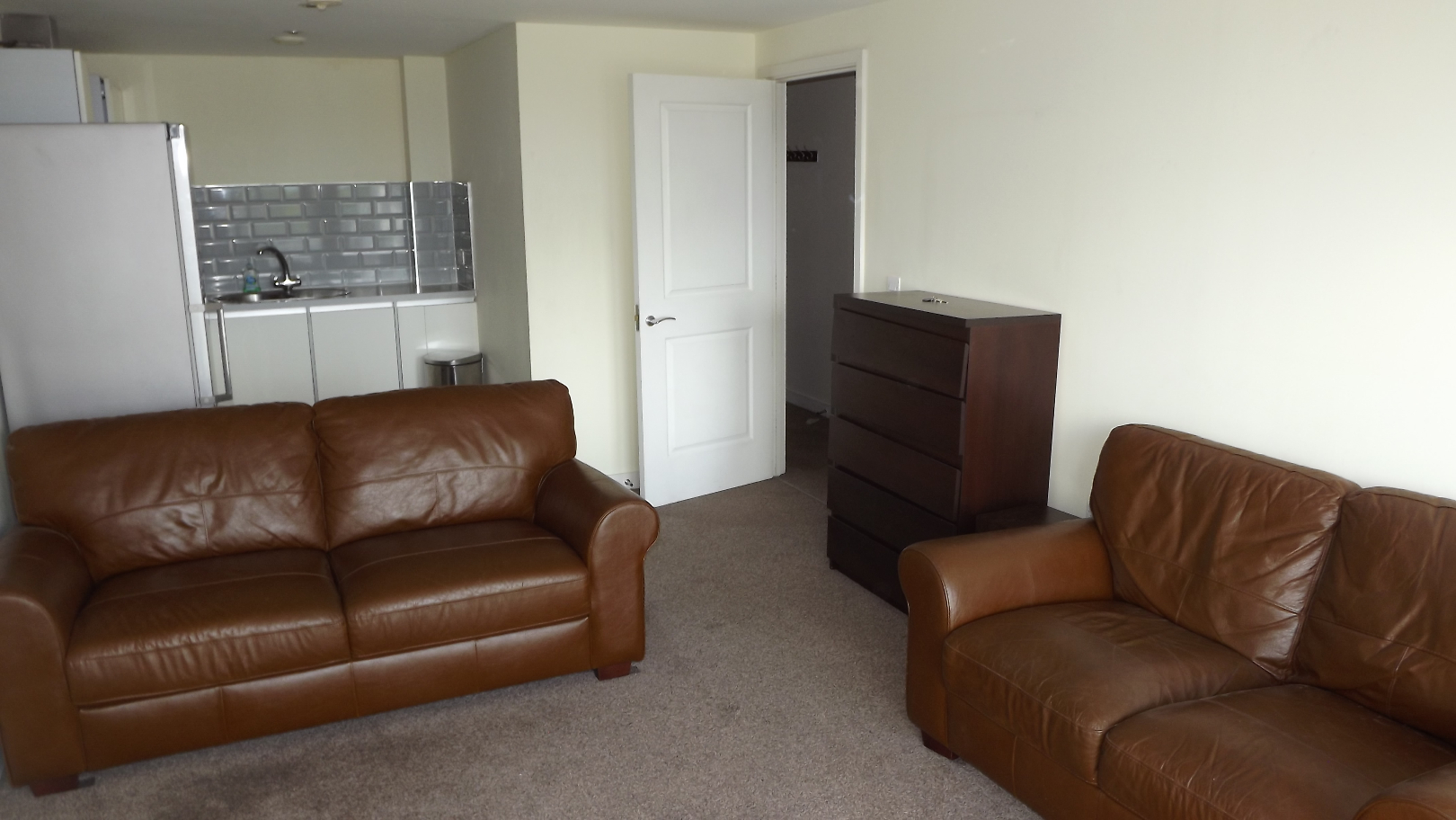 Flat for rent in London, Durnsford Road, London, SW19 8GW