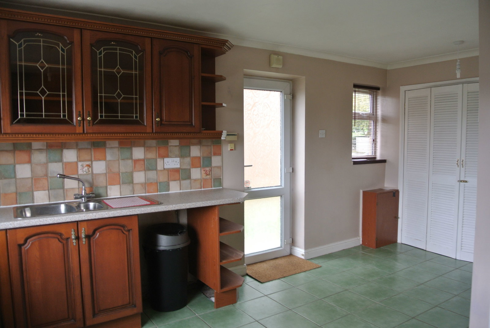 Semi Detached House for rent in Mansfield, Egmanton Road, Meden Vale, Mansfield, NG20 9QG