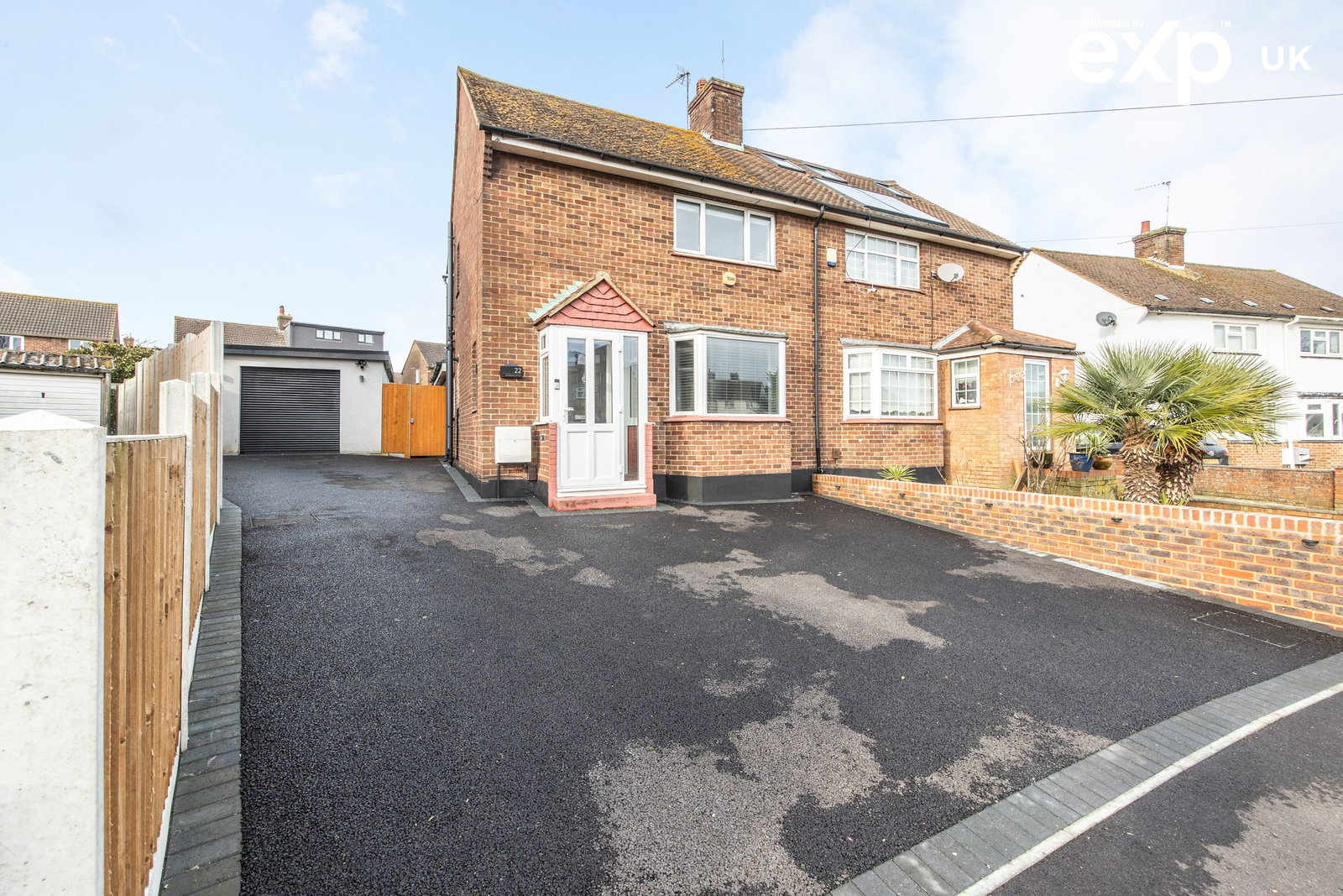 Semi Detached House for sale in Swanley, Rowan Road, Swanley, BR8