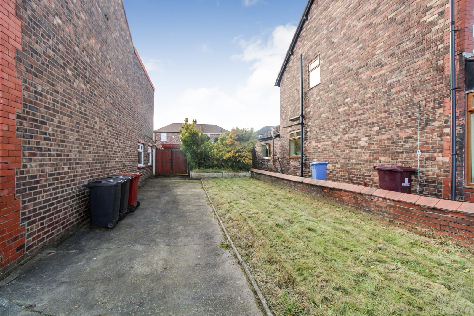 Semi Detached House in Prescot