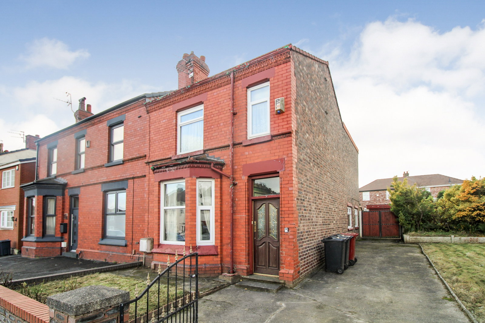 Semi Detached House in Prescot