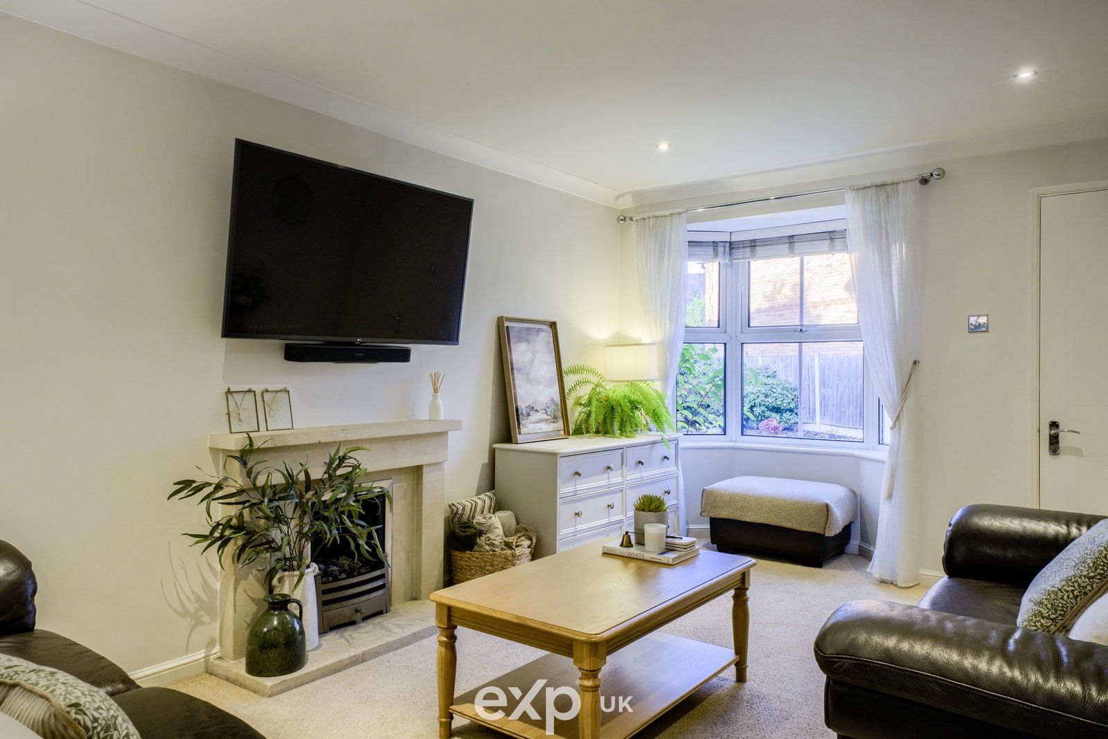 Detached House for sale in Solihull, Redbrooks Close, Solihull, B91 3YF