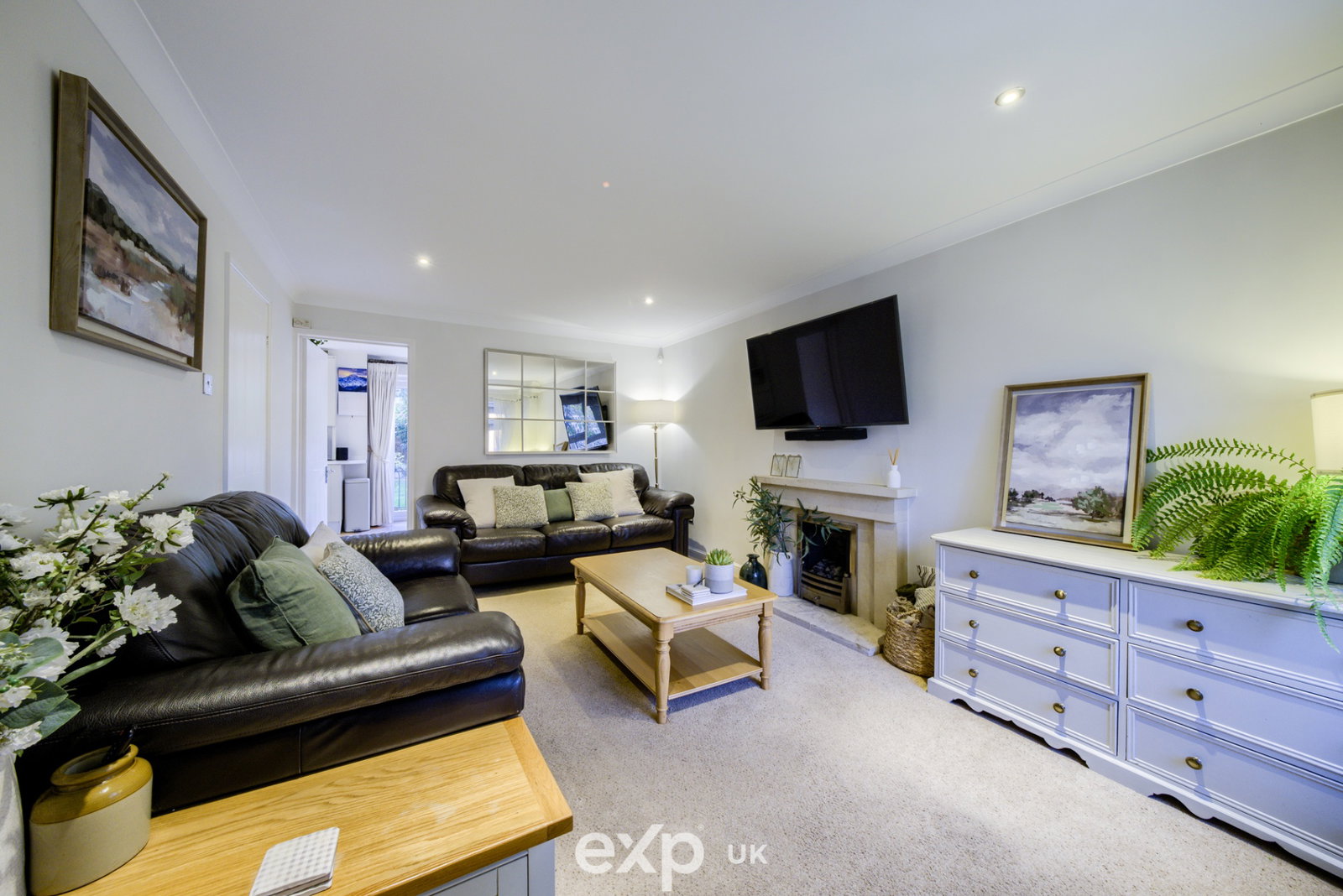 Detached House for sale in Solihull, Redbrooks Close, Solihull, B91 3YF