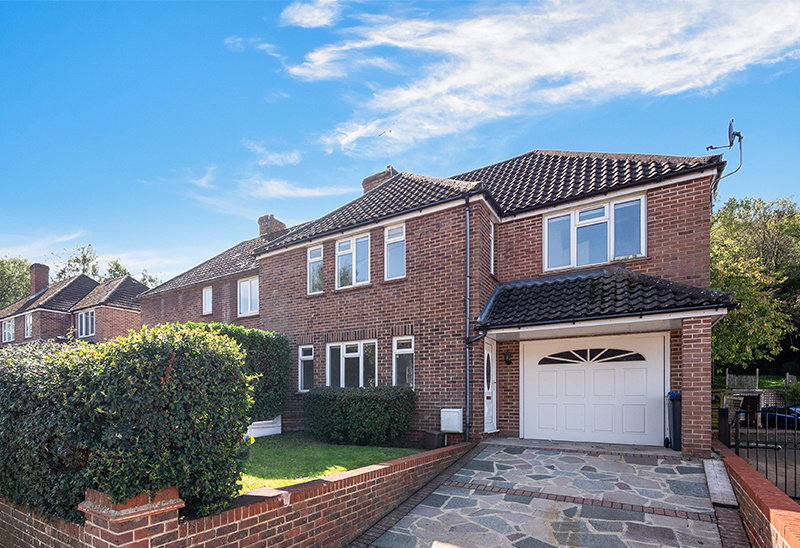 Semi Detached House in Purley