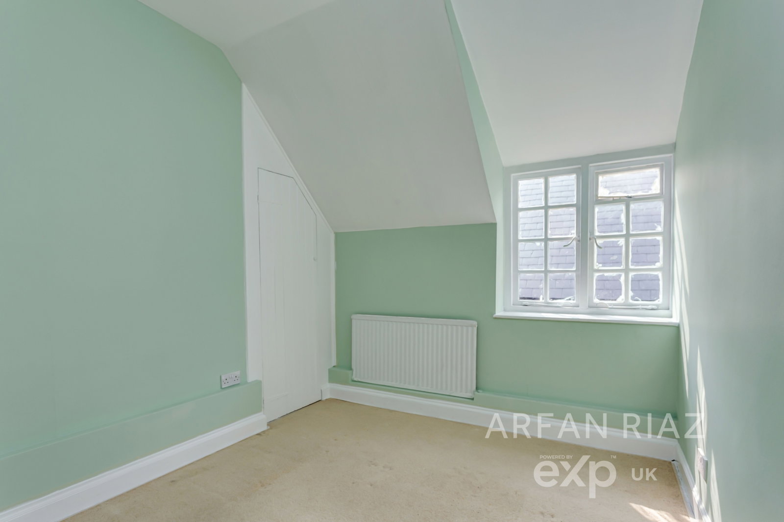 Semi Detached House in Isleworth