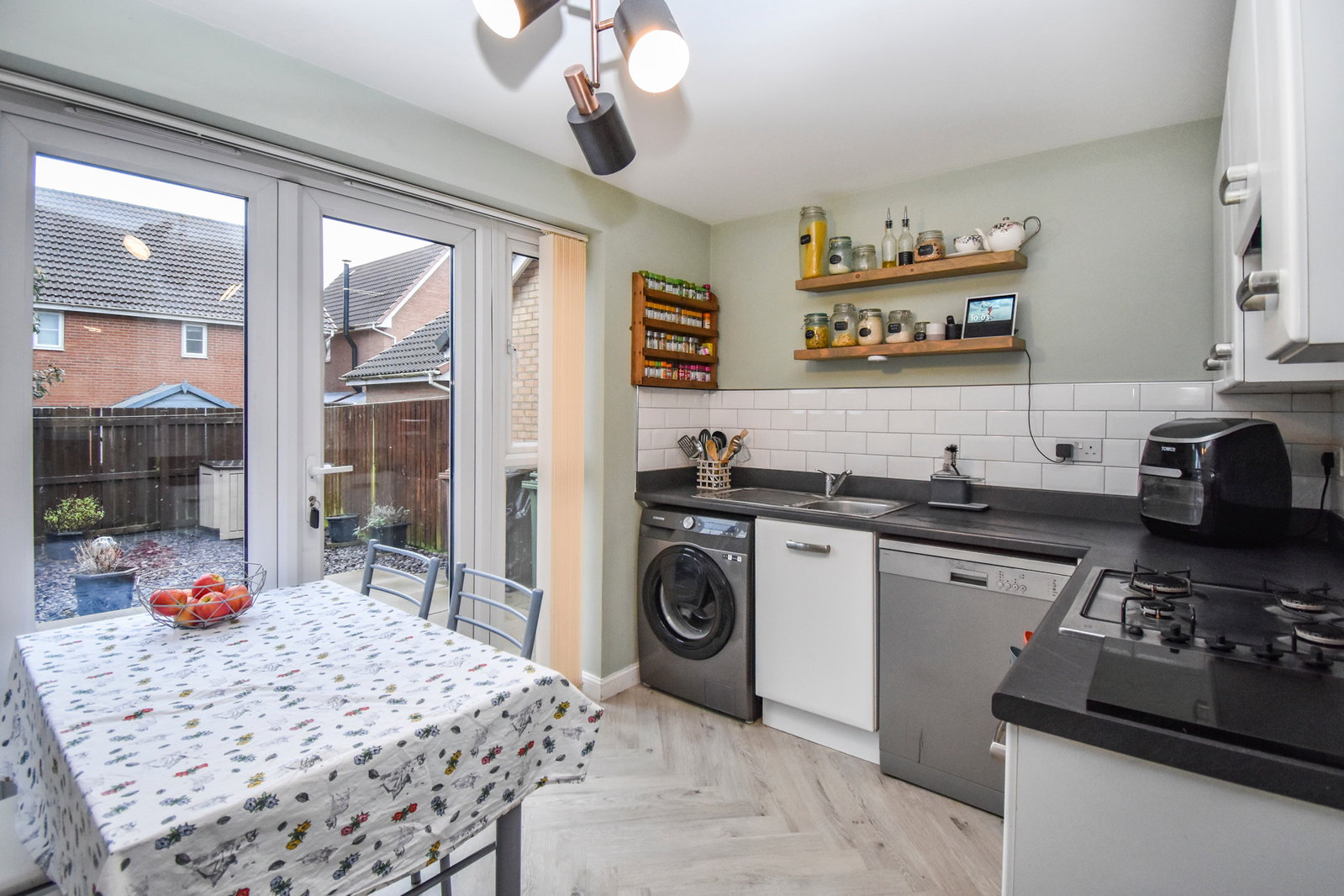 End Of Terrace House for sale in Scunthorpe, Harrier Close, Scunthorpe, DN16 3JR