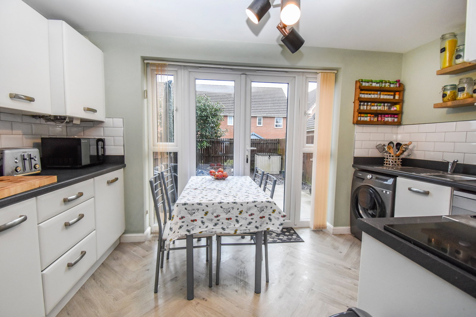 End Of Terrace House for sale in Scunthorpe, Harrier Close, Scunthorpe, DN16 3JR
