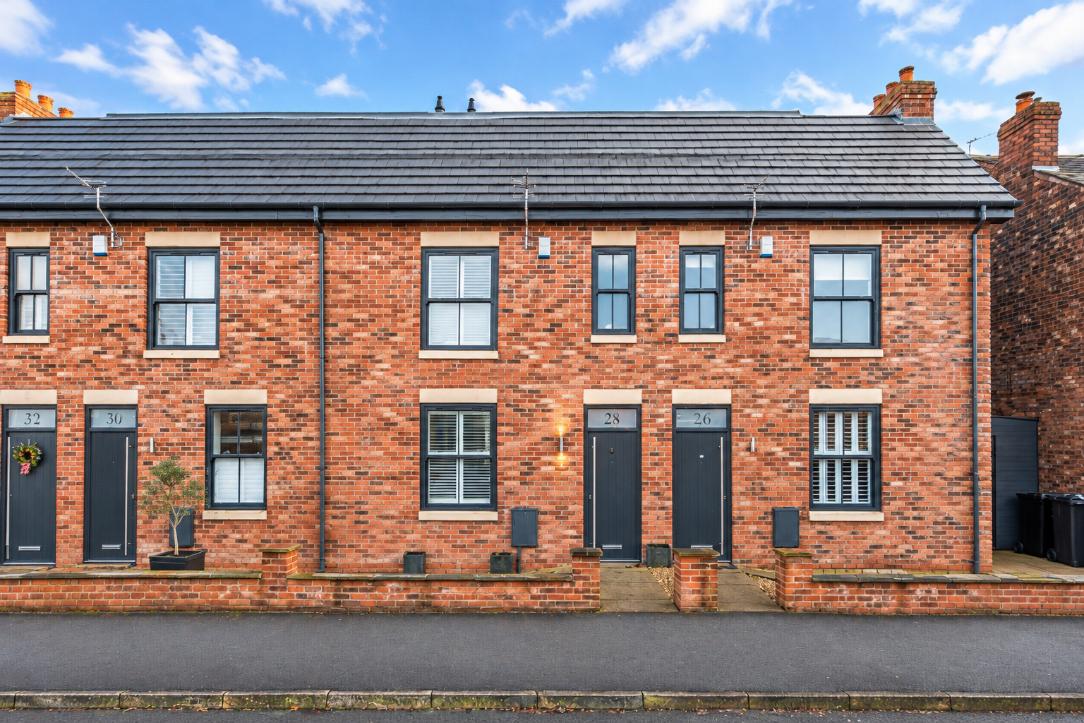 Terraced House for sale in Altrincham, Victoria Avenue, Timperley, WA15, 1249 m²