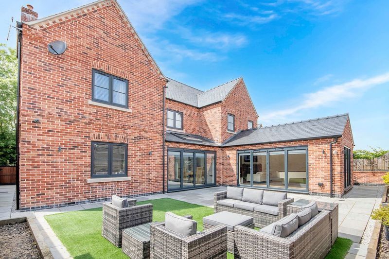 Detached House in Newark