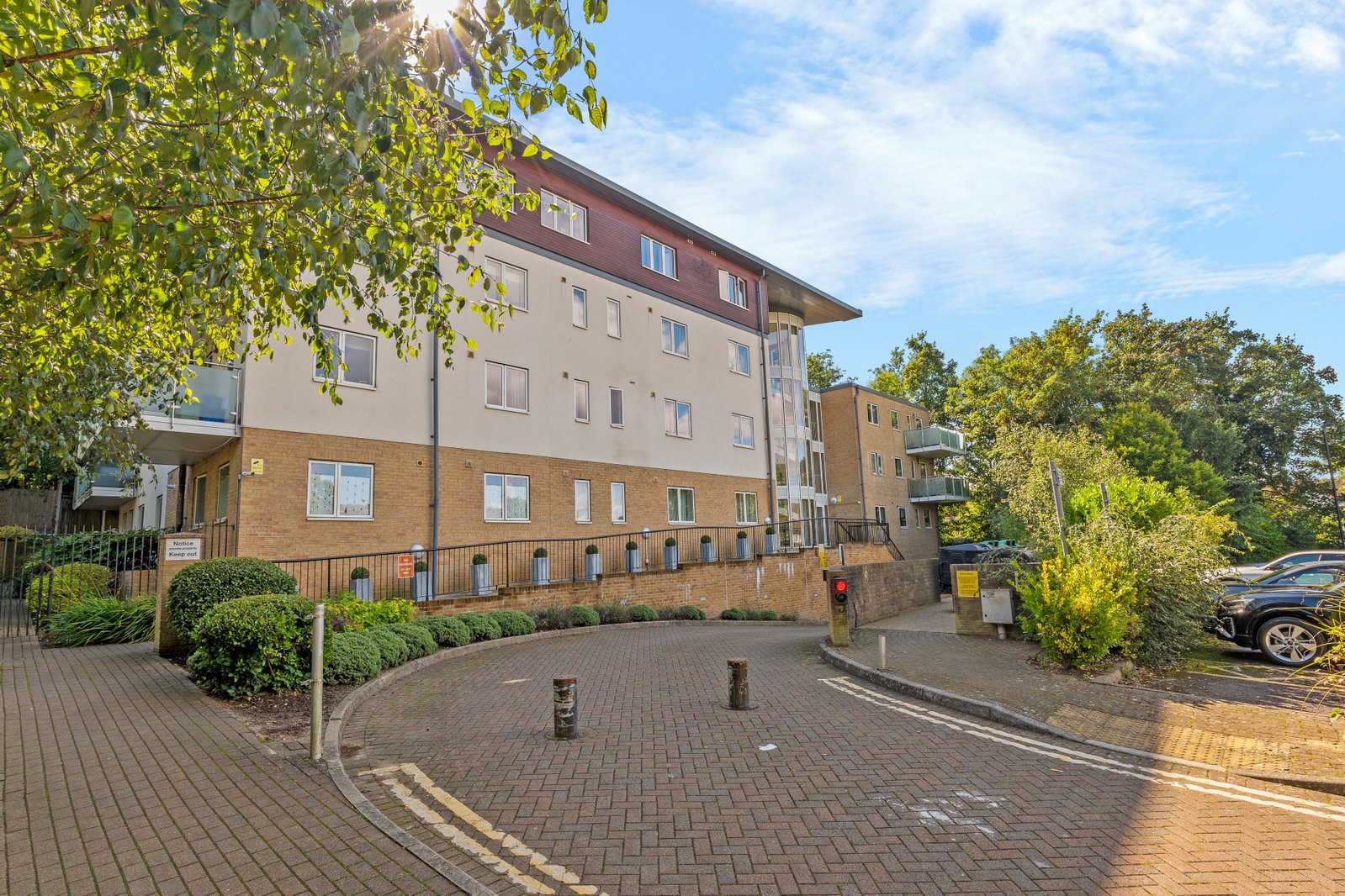Flat in South Croydon