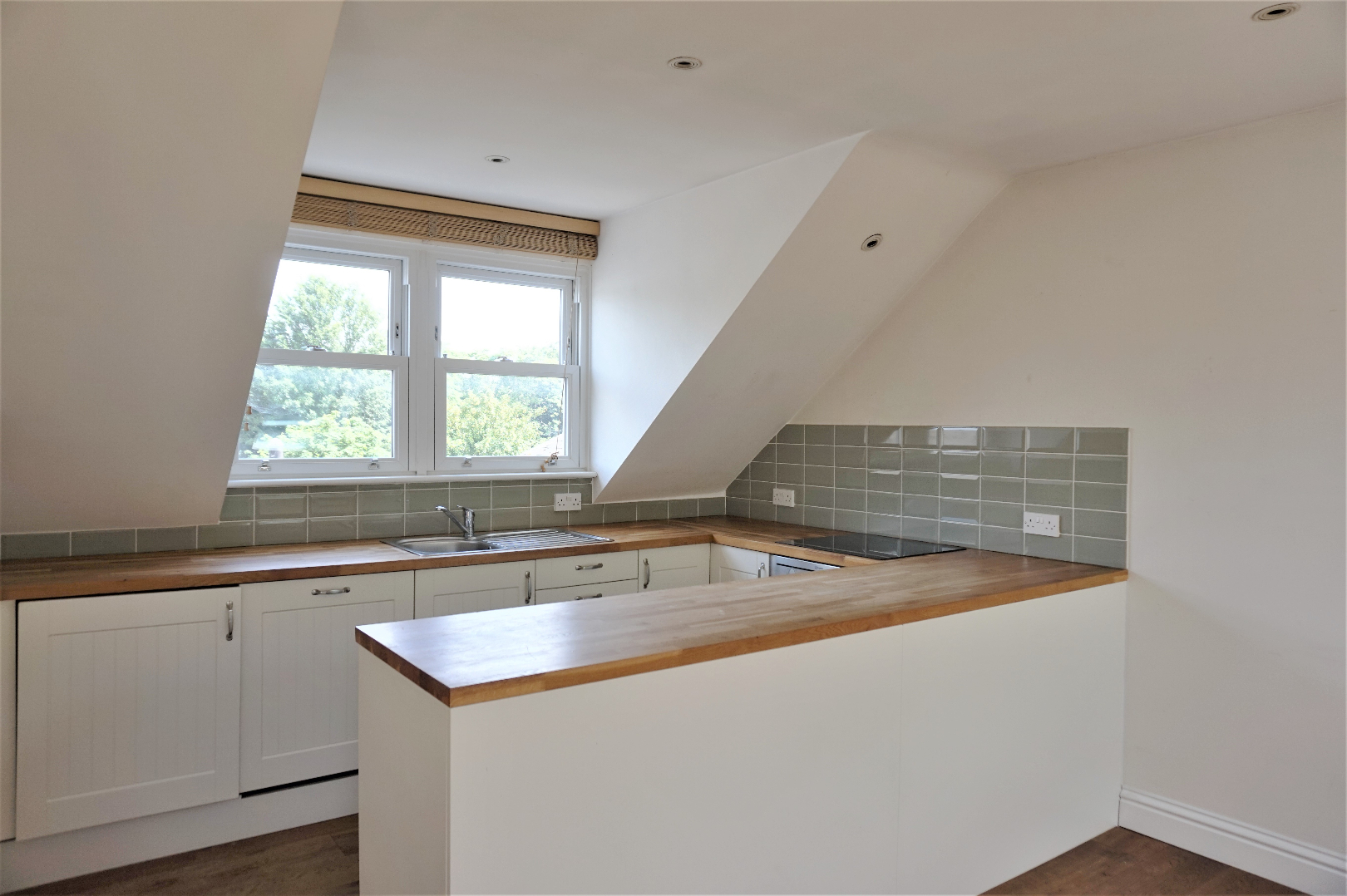 Flat for rent in London, Top floor flat, Windmill Road, London, SW18 2EU