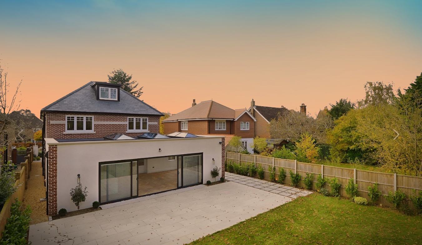 Detached House in Cranleigh