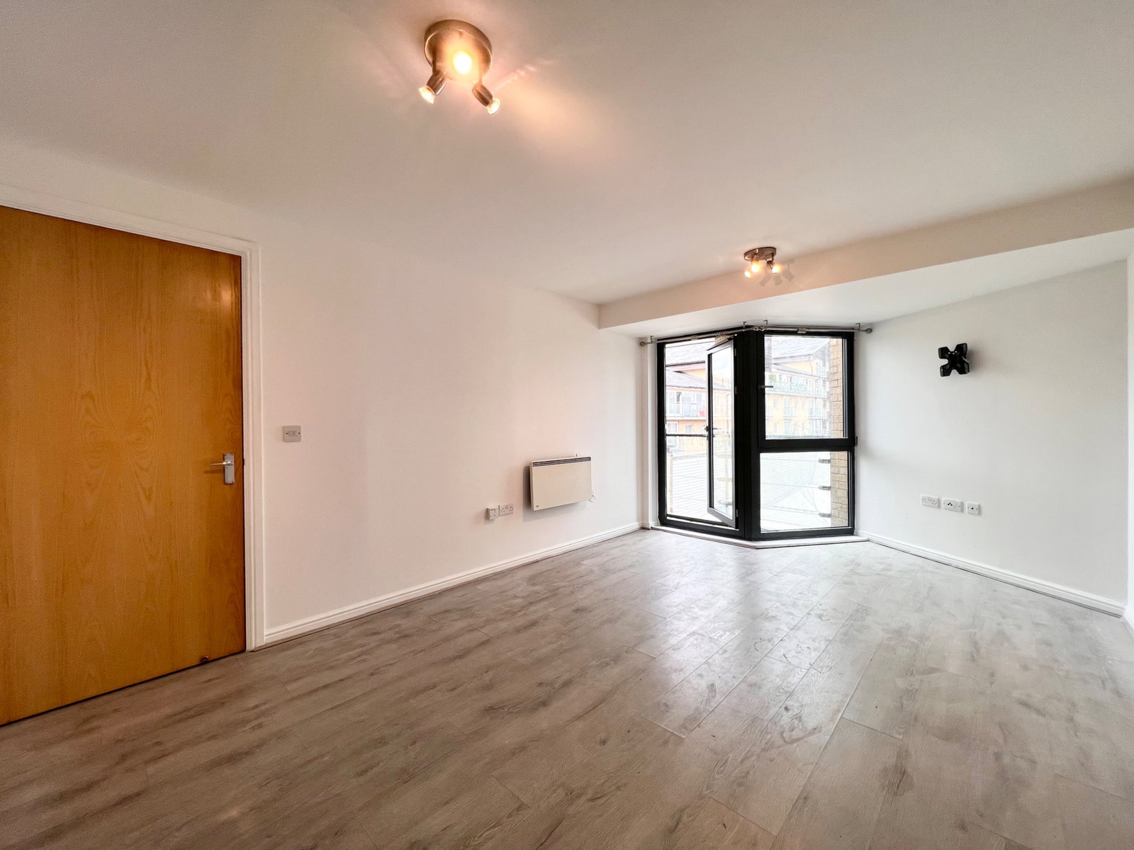 Flat in Feltham