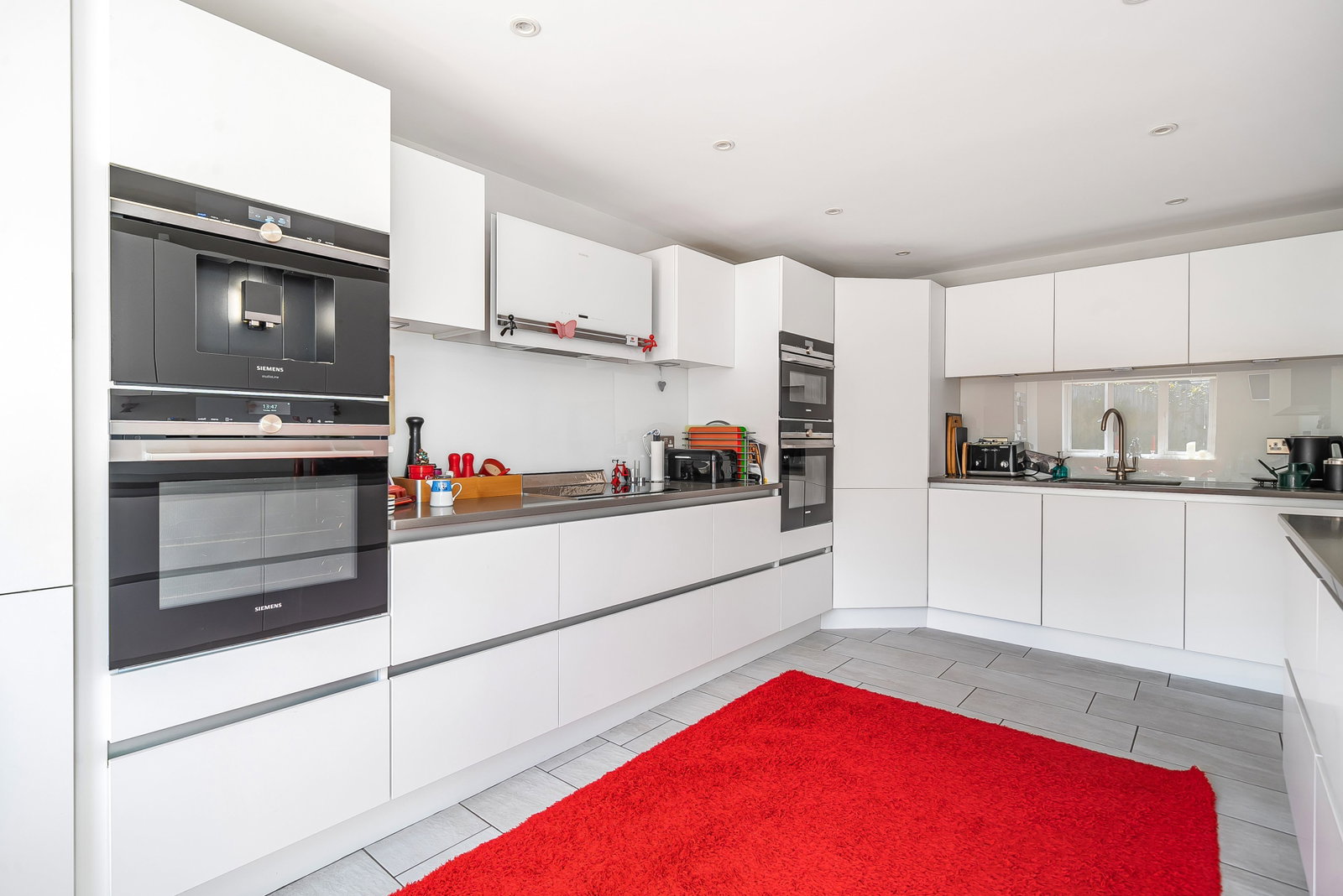 Detached House for sale in Salisbury, Fiander Lane, Bishopdown, SP1, 2273 m²