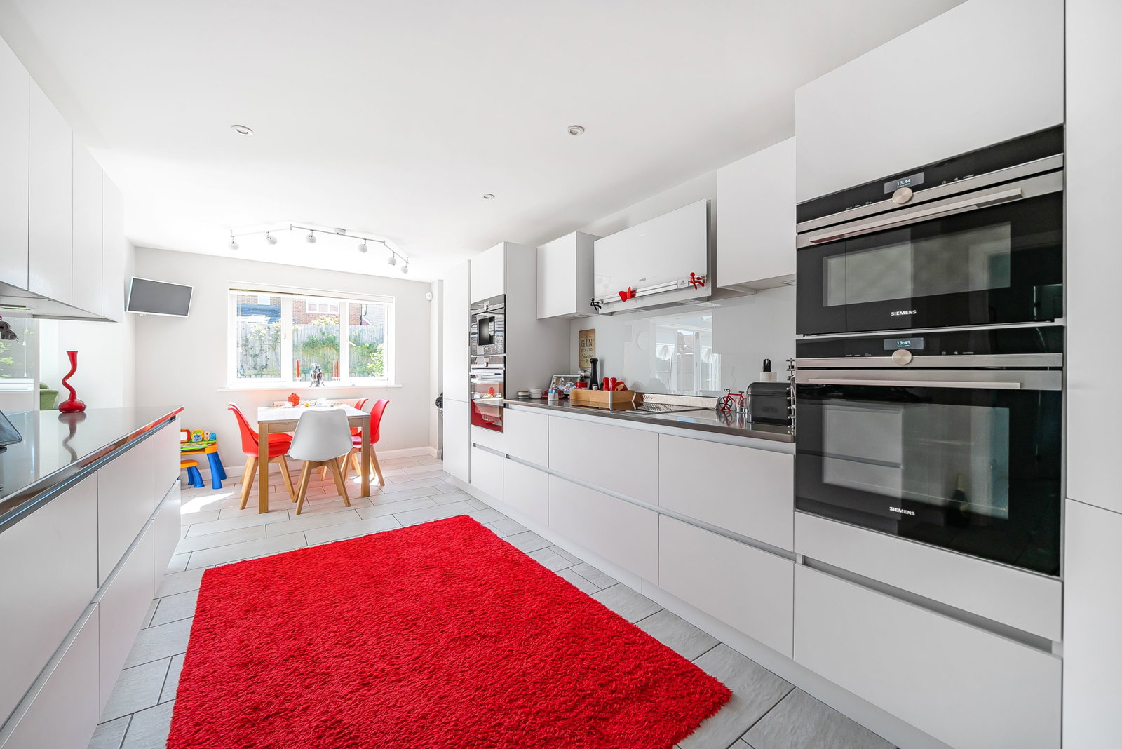 Detached House for sale in Salisbury, Fiander Lane, Bishopdown, SP1, 2273 m²