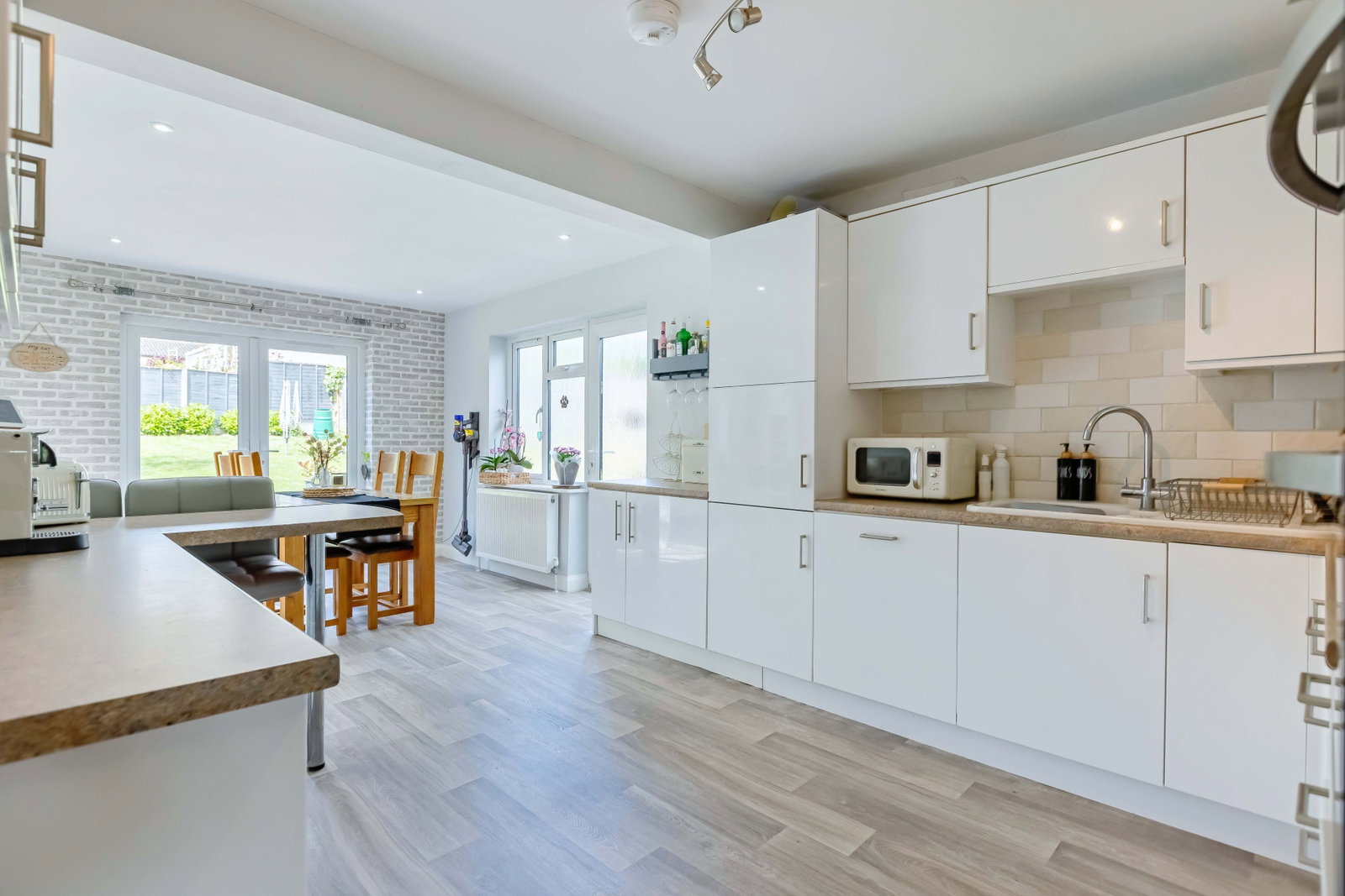 Semi Detached House in Worthing