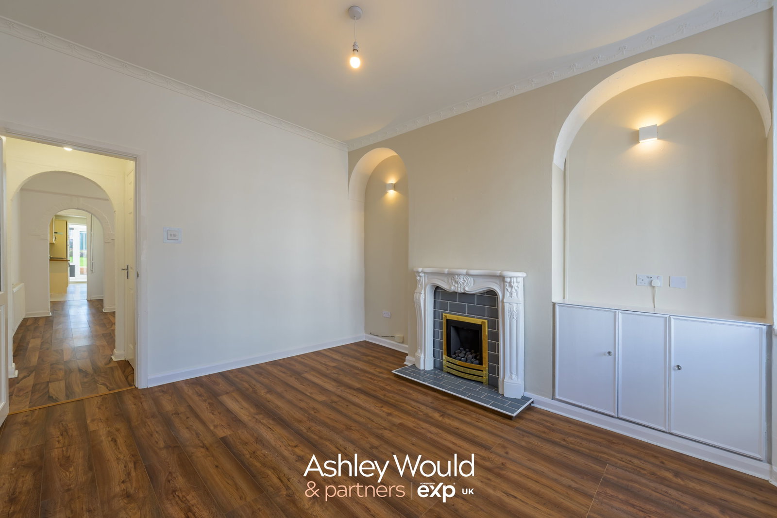 Semi Detached House for sale in Halesowen, Woodland Road, Halesowen, B62 8JS