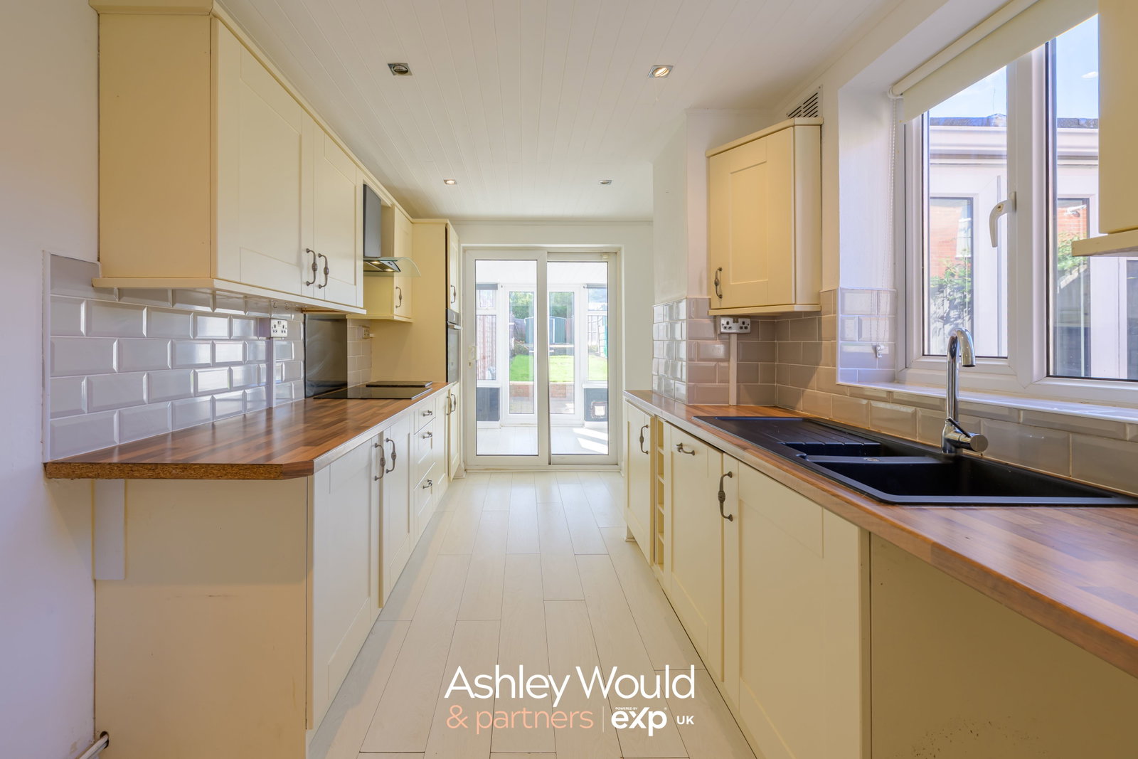Semi Detached House for sale in Halesowen, Woodland Road, Halesowen, B62 8JS
