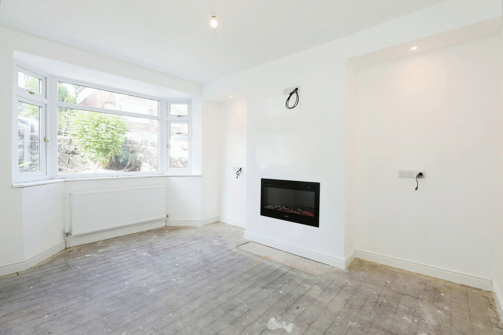 Semi Detached House for sale in Newcastle, Inglewood Drive, Newcastle, ST5 0DT