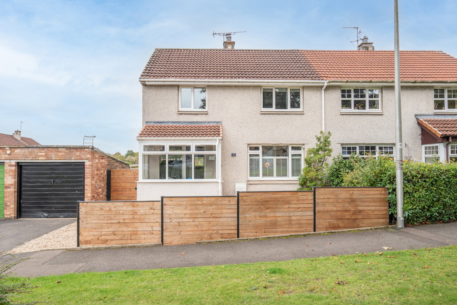 Semi Detached House for sale in Glenrothes, Willow Crescent, Glenrothes, KY6 1EU
