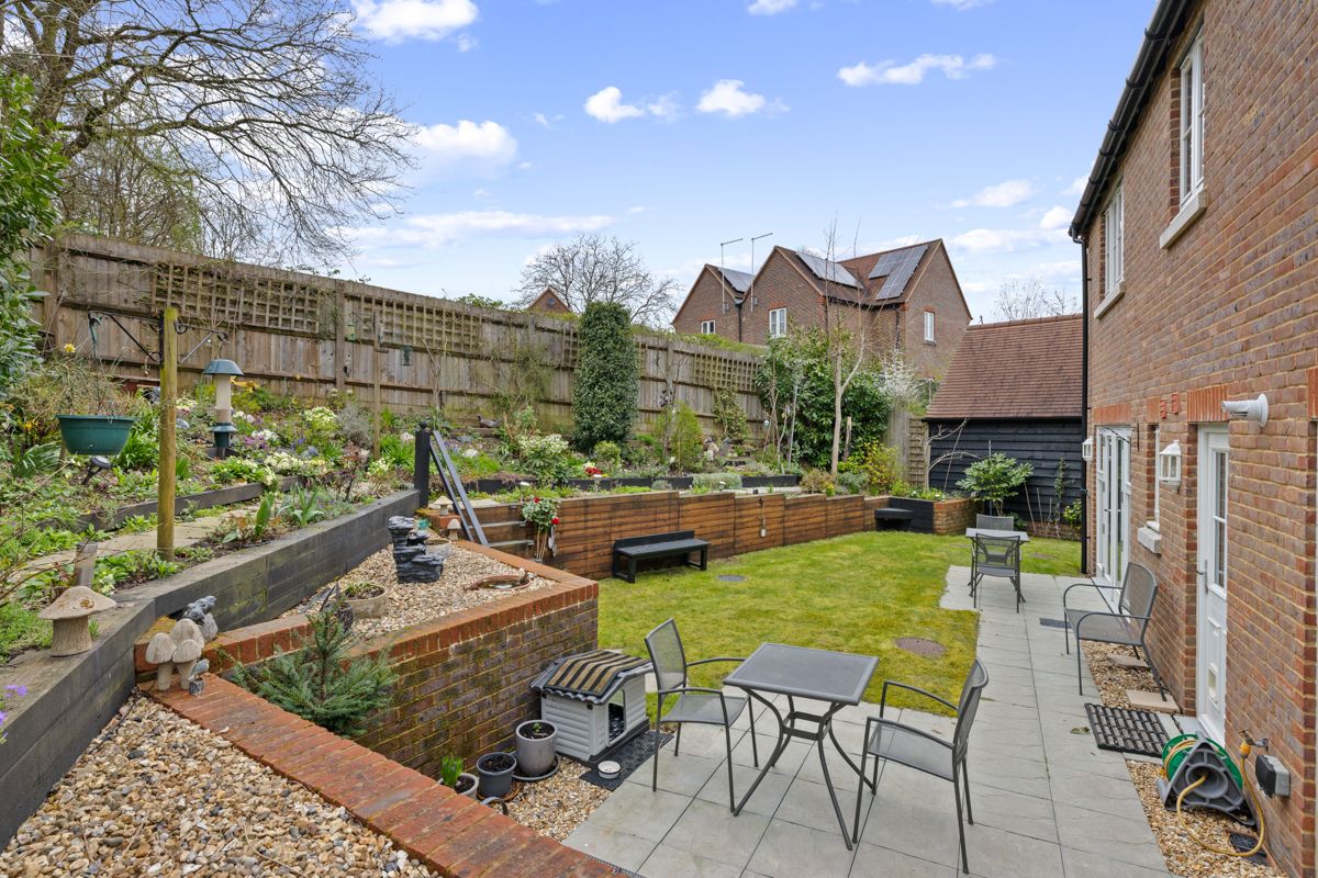 Detached House in Petersfield