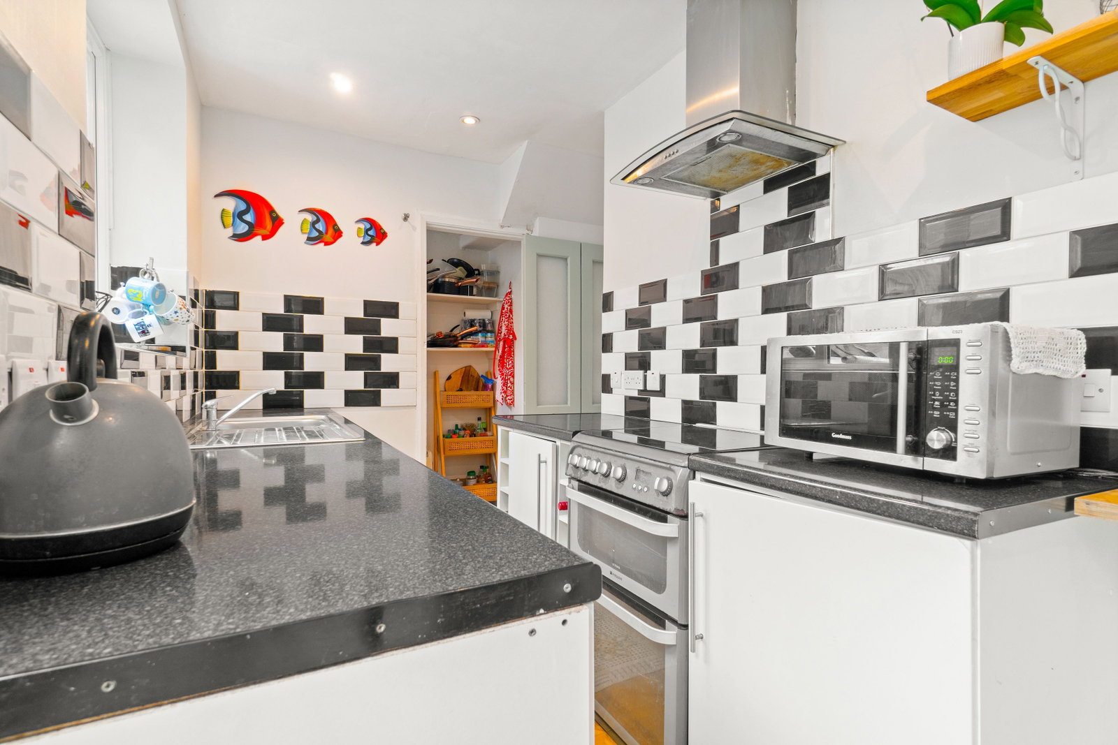 Terraced House for sale in London, Swallands Road, SE6 3HX, 1071 m²