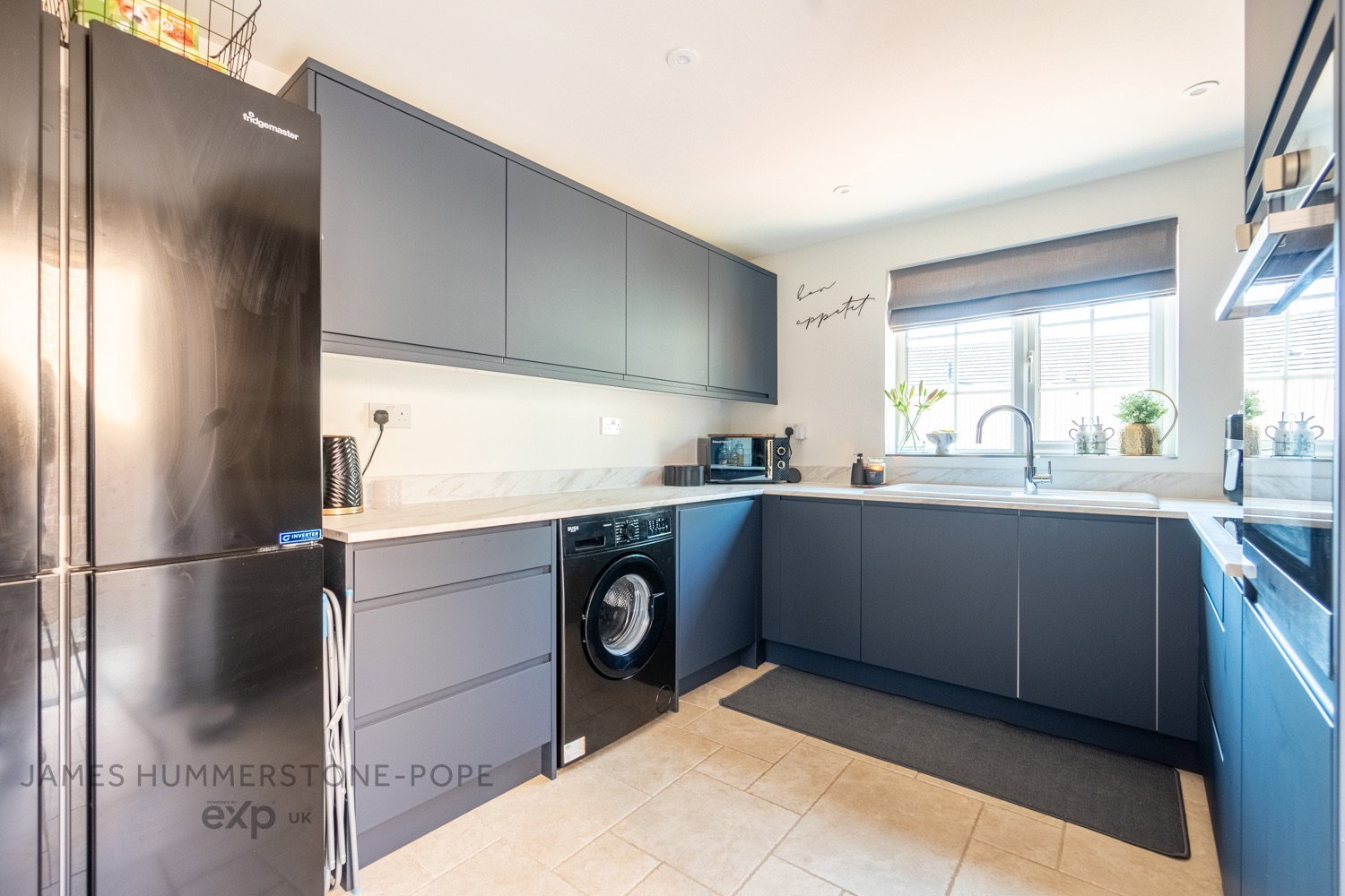 Semi Detached House in Ashford