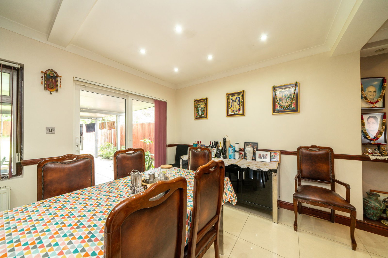 Semi Detached House for sale in Northwood, Pinner Road, Northwood, Greater London, HA6 1QS