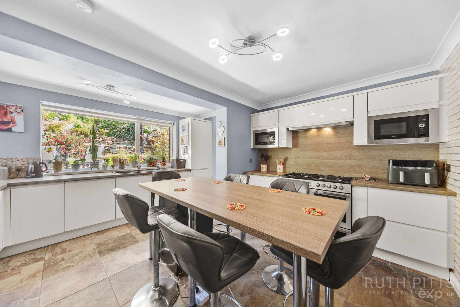 Semi Detached House in Pontefract