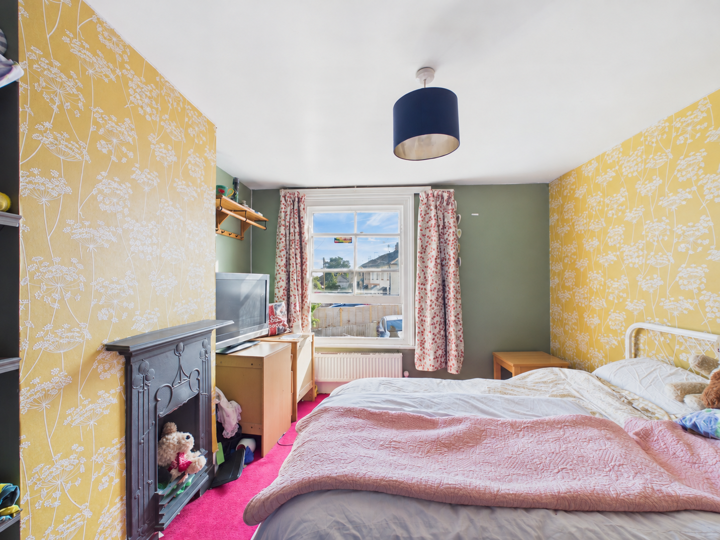 Terraced House for sale in Bishop's Stortford, New Town Road, Bishop's Stortford, 606 m²