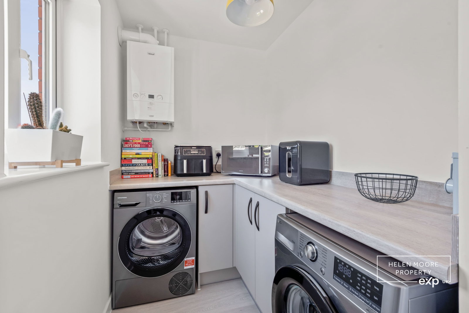 Detached House in South Brent