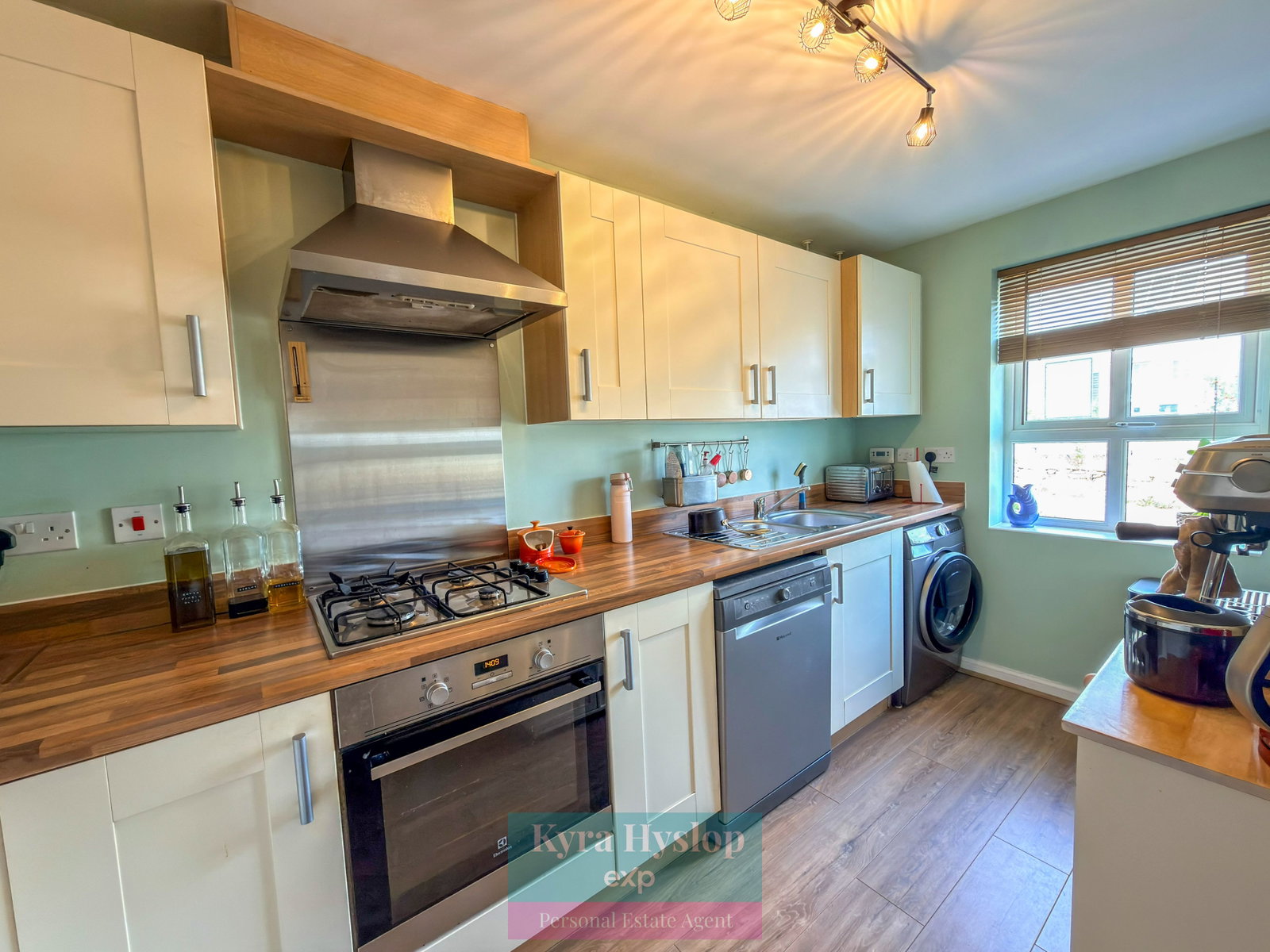 Semi Detached House in Exeter